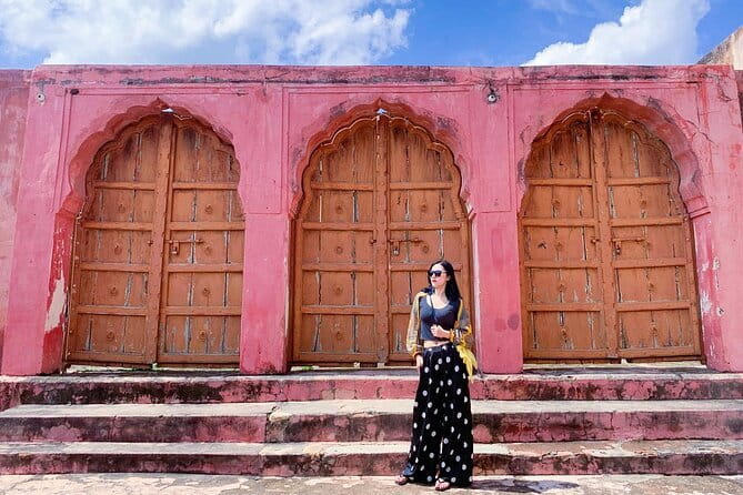 Taj Mahal and Agra Private Day Tour From Jaipur with 5 Star Meal - Agra Fort and the Mughal royal past