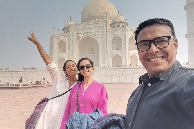Taj Mahal and Agra Tour by Superfast Gatimaan Train From Delhi - Agra Fort: Two Hours Inside Mughal Power