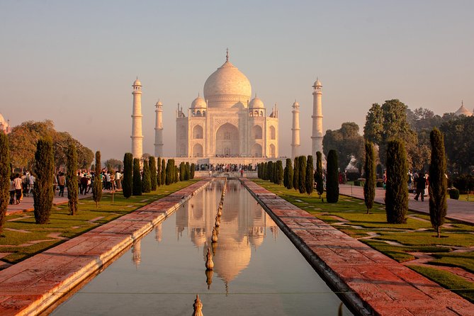 Taj Mahal Entrance Tickets - How the private guide changes the visit