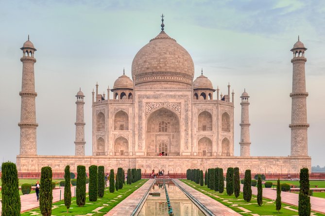 Taj Mahal Group Tour from Delhi - Entering the Taj Mahal complex