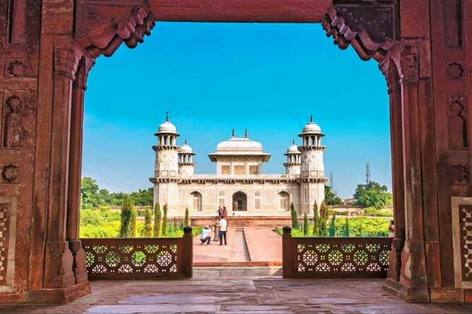 Taj Mahal Half Day Tour by Tuk Tuk - What the guide adds to a short visit