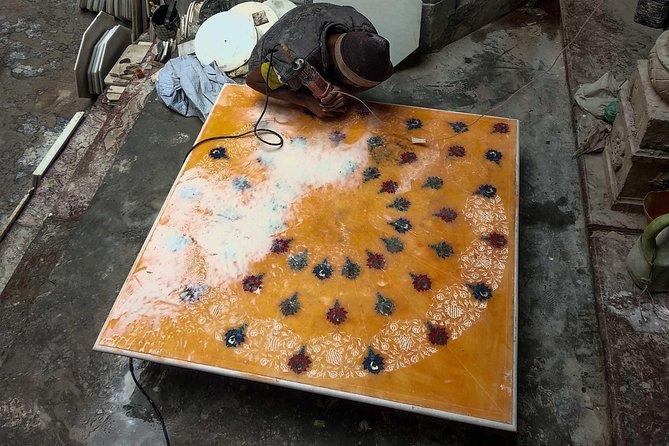 Taj Mahal Handicraft Walk: Explore True India with Artisans - A three-generation marble Prachinkari workshop