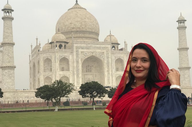 Taj Mahal skip the line luxury tour with guide - What the guide and driver add