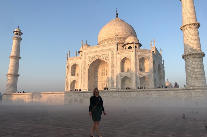 Taj Mahal skip the line luxury tour with guide - Breakfast before Agra Fort