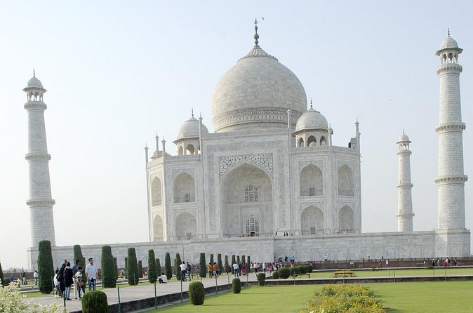 Taj Mahal Sunrise and Agra Fort Private Guided Tour - What the private vehicle adds