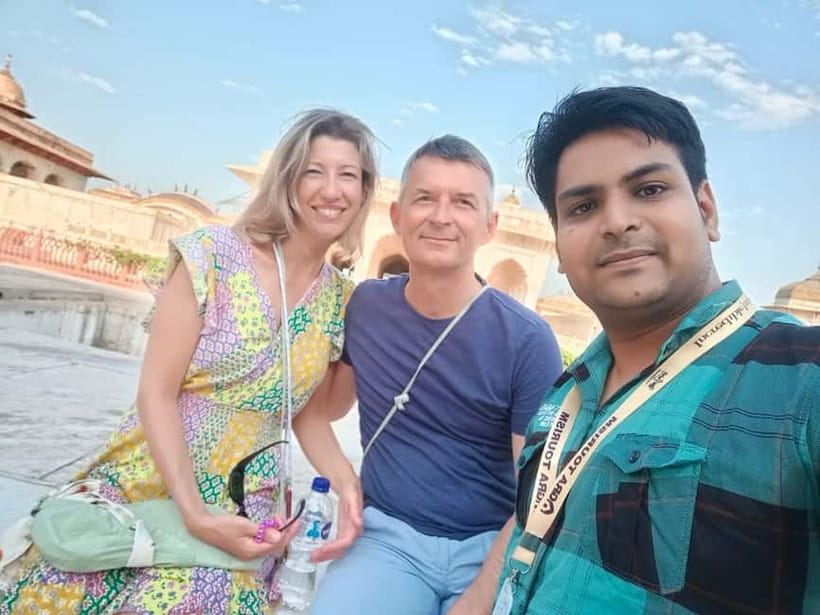 Taj Mahal Sunrise Tour: Express Ticket, Guide & Photos - Getting photographs without carrying the whole job