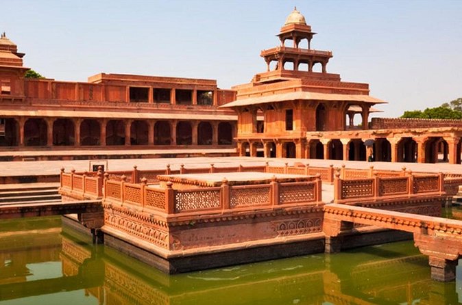 Taj Mahal Sunrise Tour With Agra Fort and Fatehpur Sikri - Lunch and shopping add a softer middle to the day