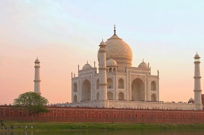 Taj Mahal visits with Licensed Guide with Entry Assistance - Entry assistance and the separate ₹1,250 ticket