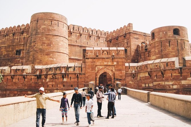 Taj Mahal with Agra Fort Skip-the-Line tickets & guide - Why the Taj Mahal visit benefits from a guide