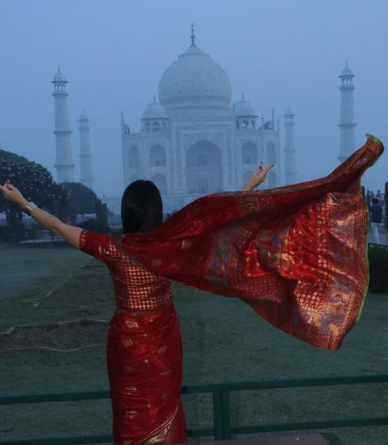 Taj Mahal with Professional Photoshoot - The guide-led history after the camera work