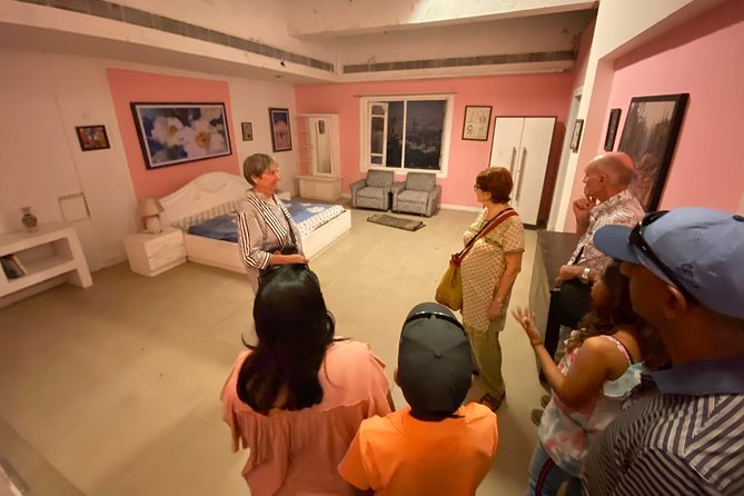 The Famous Bollywood Tour of Mumbai - The Bollywood museum and its film memorabilia