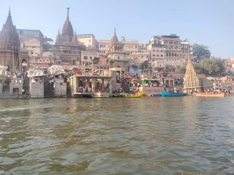 Tourist Guide English & Spanish Varanasi/Benares - What the guide adds