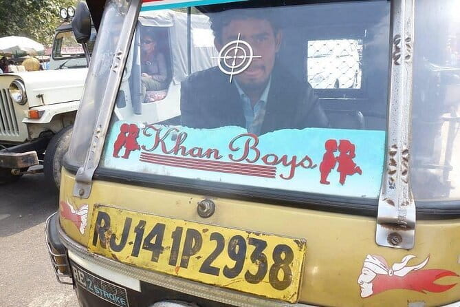 Travel Through the Streets of Jaipur by Tuktuk with a Local - The tuk-tuk choice: character versus comfort