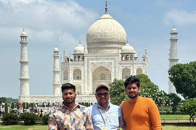 Trip To Taj Mahal From Delhi - Lunch Before Two Hours At Agra Fort
