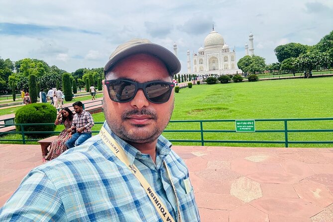 Trip To Taj Mahal From Delhi - Two Hours Inside Agra Fort
