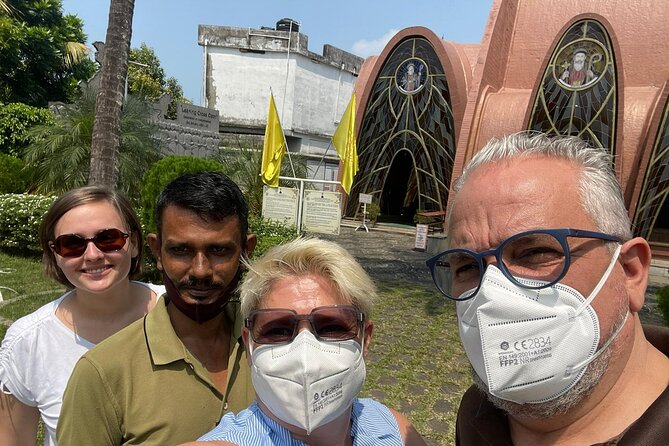 Tuk Tuk tour in Cochin with Port pick-up - Dutch Cemetery and the Chinese Fishing Nets