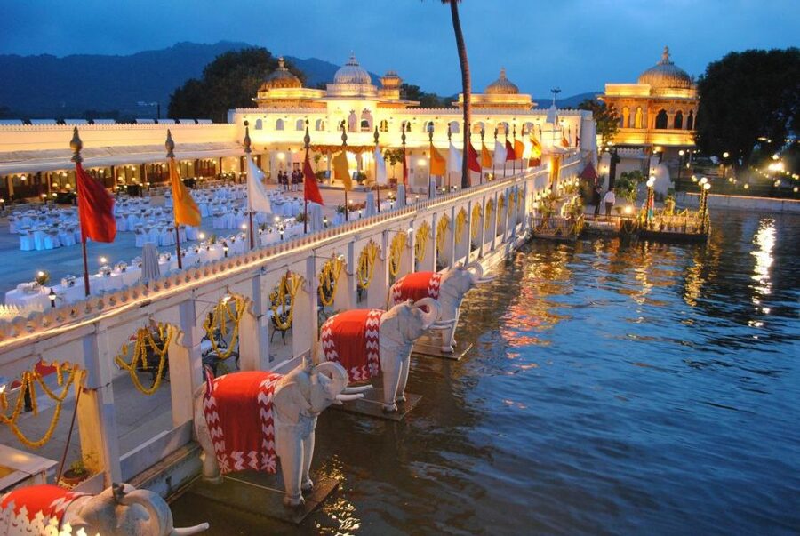 Udaipur: City Palace Museum Tour and Lake Pichola Boat Tour - Who will enjoy this tour most