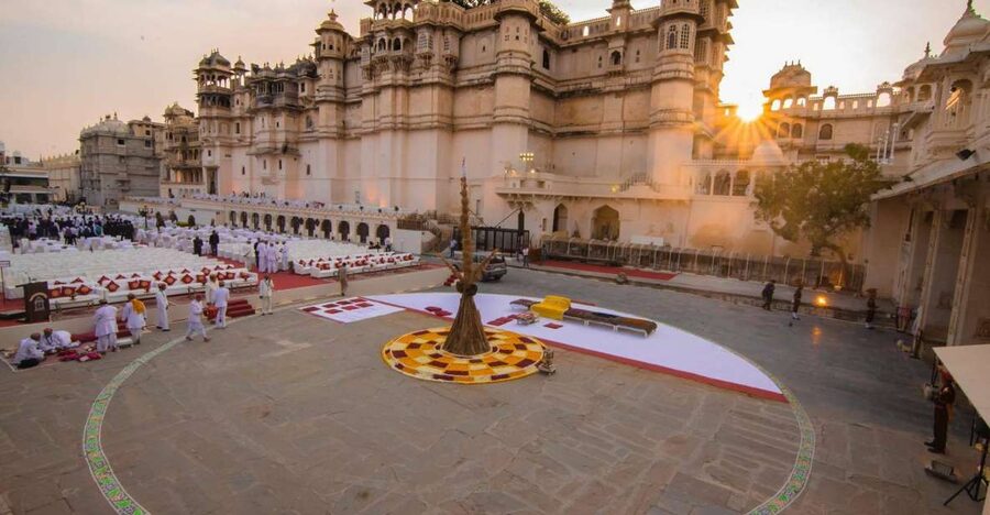 Udaipur: City Palace Museum Tour and Lake Pichola Boat Tour - Practical details that make the day smoother