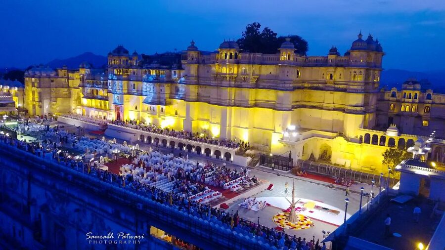Udaipur: City Palace Museum Tour and Lake Pichola Boat Tour - Pickup and the ride into Udaipur’s old center