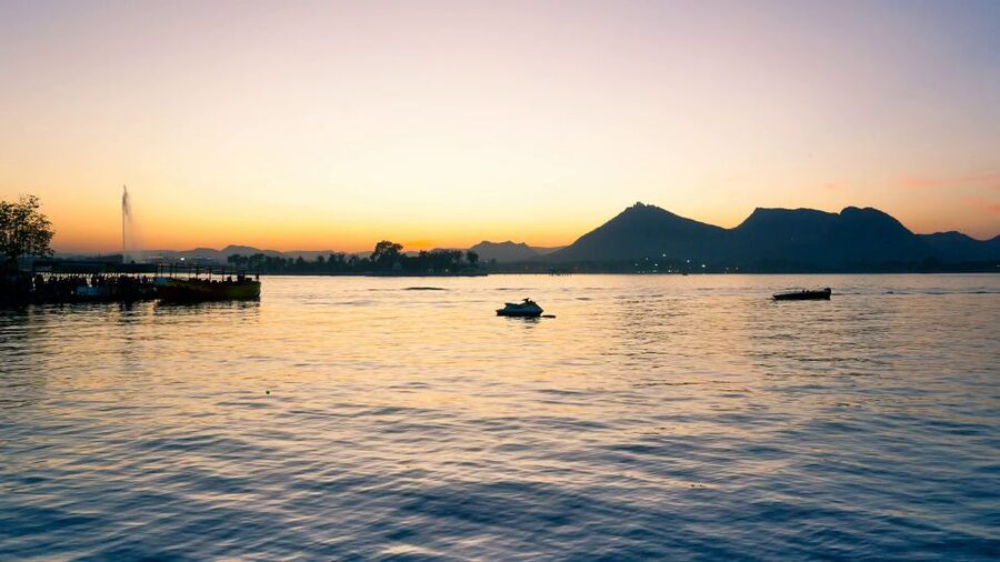 Udaipur: Guided Ghat Tour and Boat Ride - Key things to know before you book