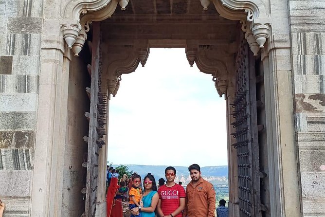 Udaipur Sightseeing Tour By Car With Guide - Jagdish Temple: a short visit with strong character