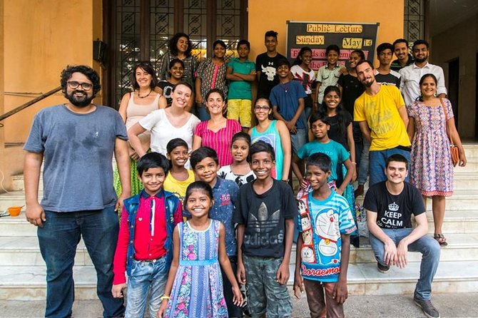 Ultimate Mumbai Full Day: Sights, Bollywood Dance, Lunch & Spices - Buying spices at Lalbaug Market