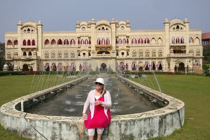 Unveiling Bollywood: Grand Tour of Iconic Real Sets & Their Story - Why a Mumbai Studio Visit Feels Different