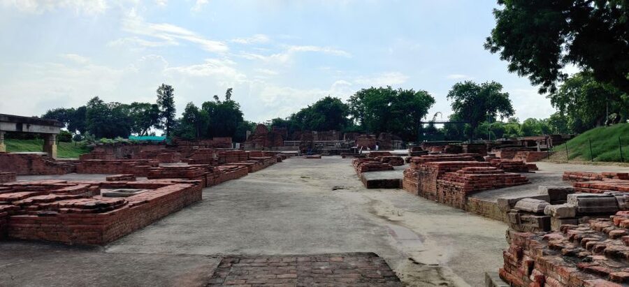 Varanasi & Sarnath: Full-Day Tour with Ganges Boat Ride - BHU, Birla Temple, Durga Temple, and Hanuman Temple