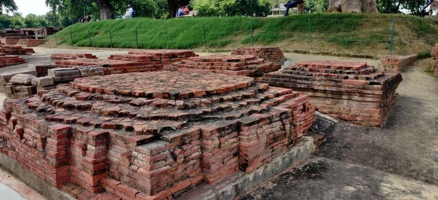 Varanasi & Sarnath: Full-Day Tour with Ganges Boat Ride - Lunch and the Drive to Sarnath