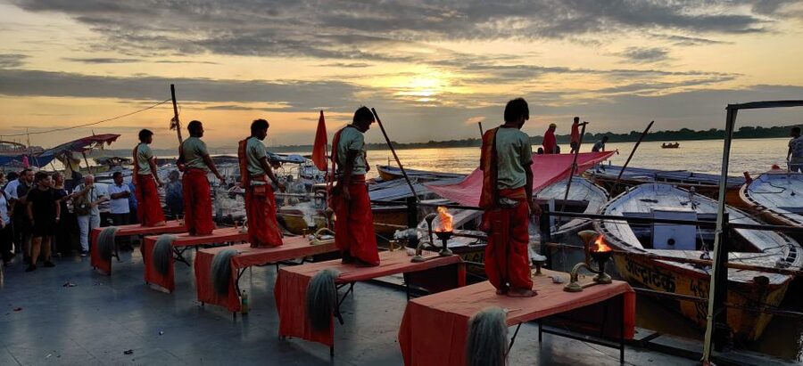 Varanasi & Sarnath: Full-Day Tour with Ganges Boat Ride - Tea, Dashashwamedh Ghat, and the Ganga Aarti