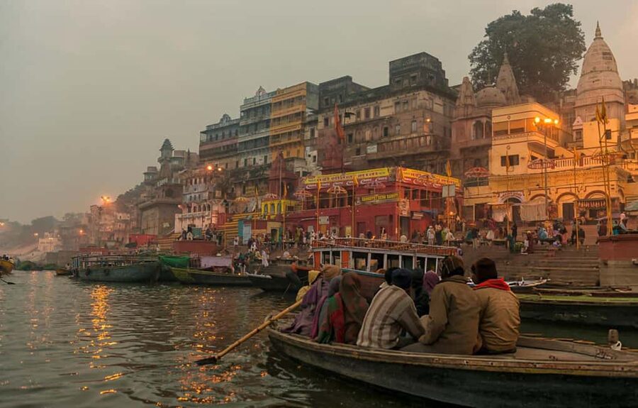 Varanasi Sunset Tour with Ganga Aarti & Free Boat Ride - What this Varanasi evening tour is really about