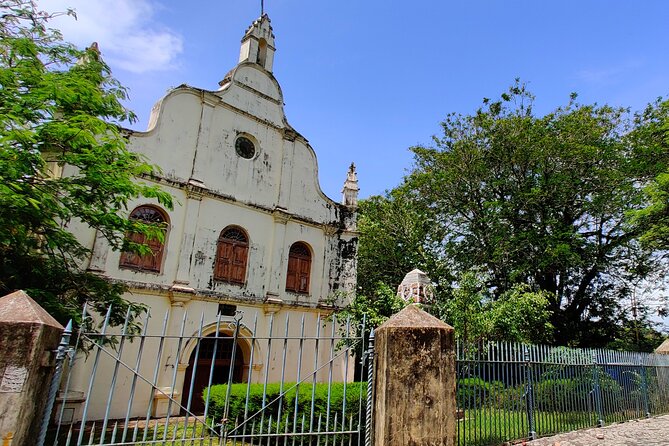 Walking Tour Of Fortkochi & Local Lunch - St. Francis Church and Fort Kochi’s religious mix