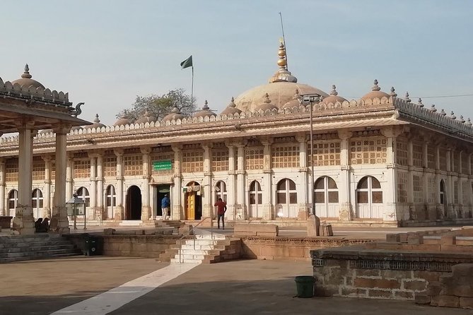 World heritage Ahmedabad city tour in private car with guide and lunch - Hutheesing Jain Temple and its 52 shrines